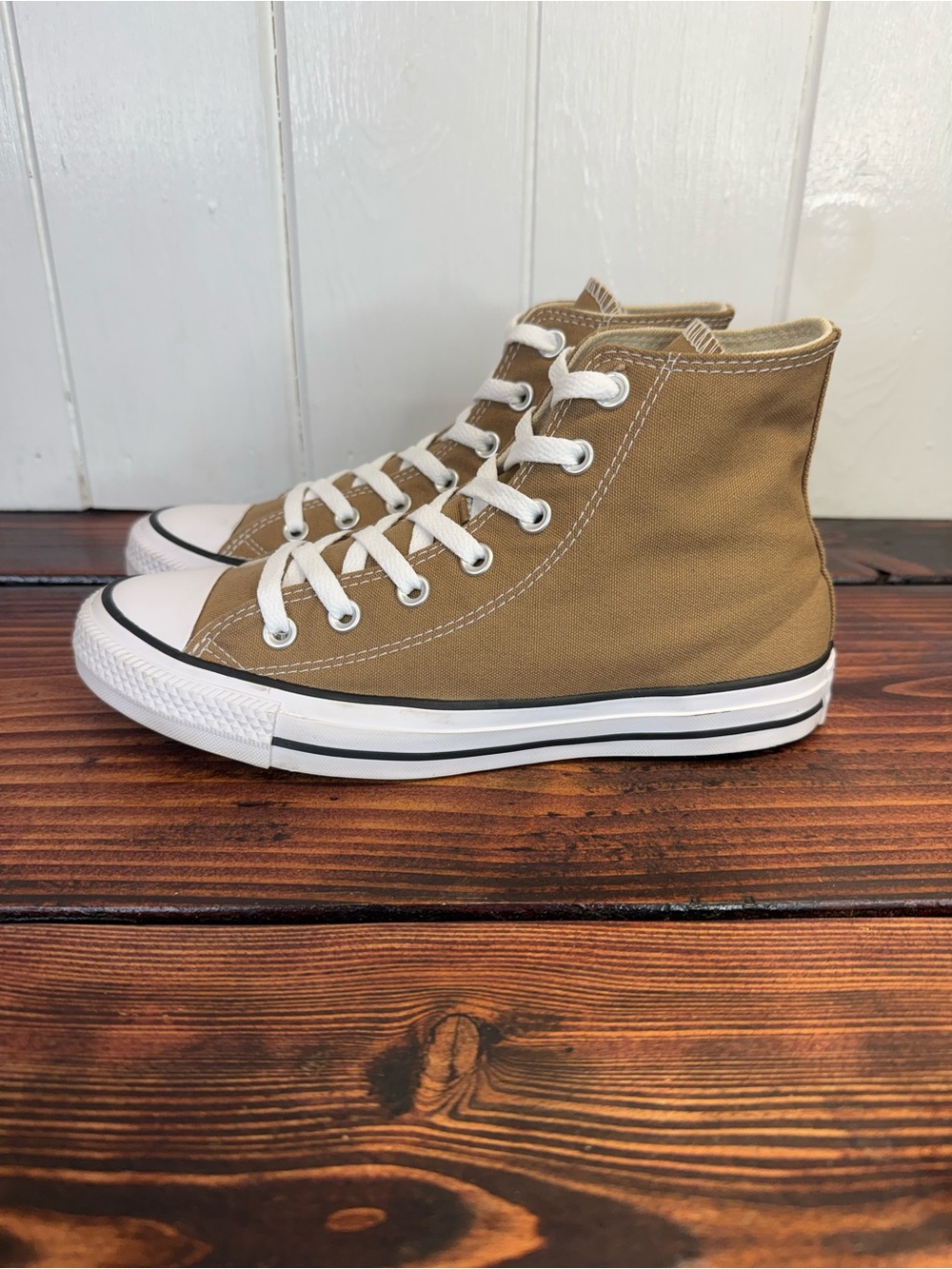 Converse Chuck Taylor All Star High Top Sneakers Khaki/Tan Canvas Women’s 8